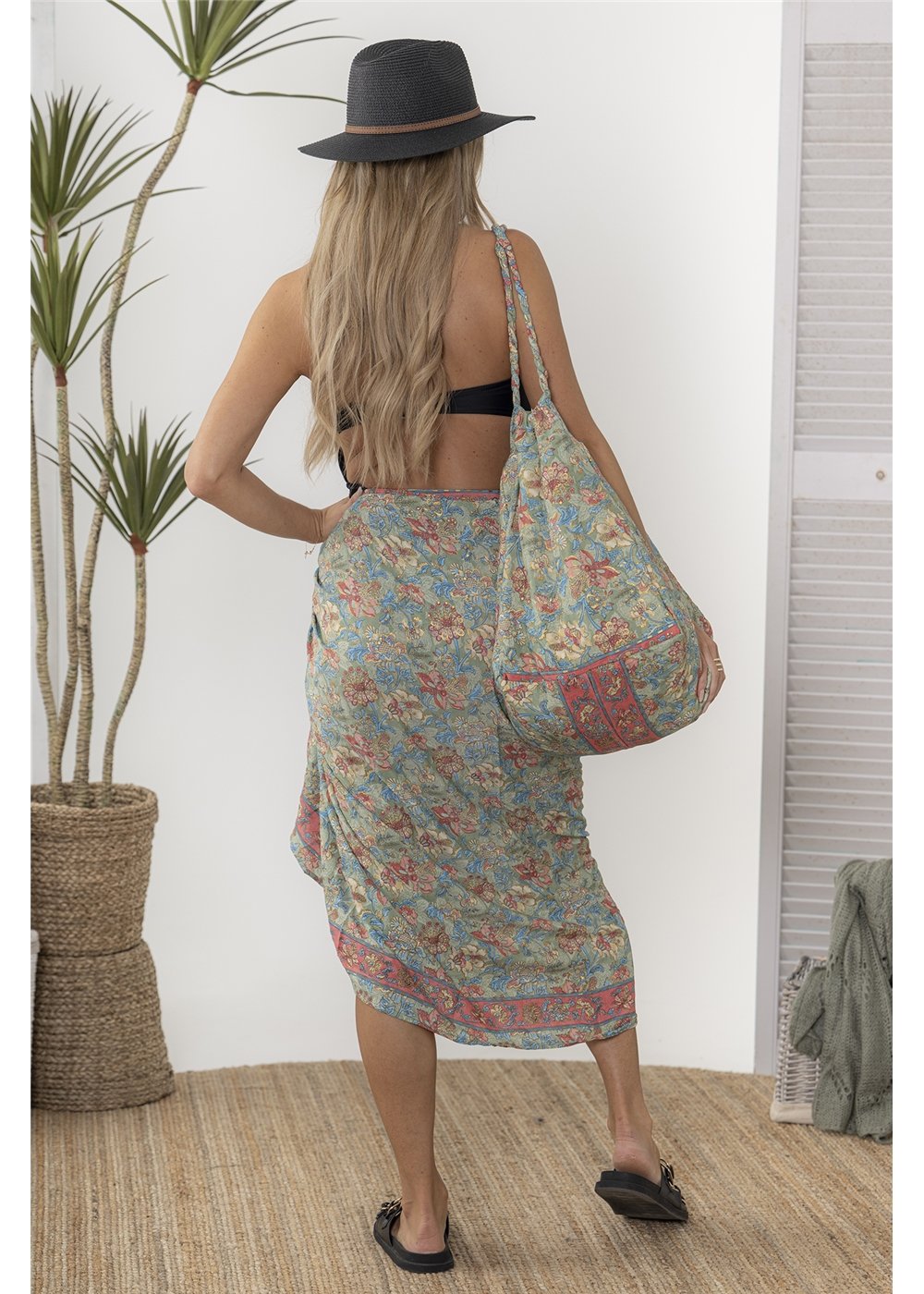Vea Beach Bag + Sarong
