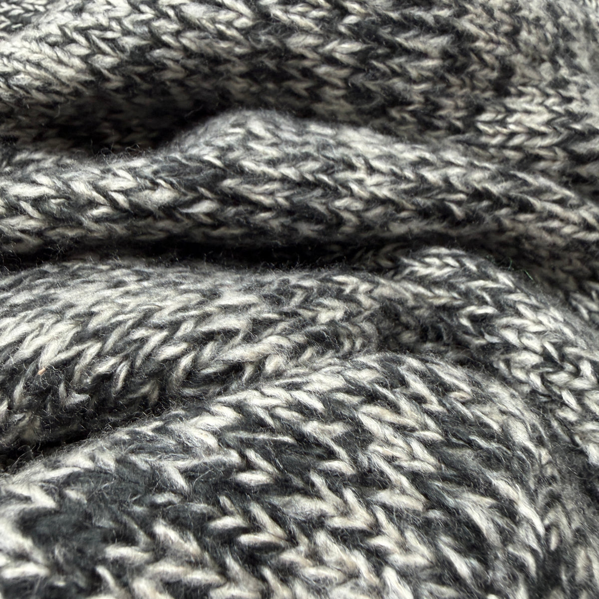 Kantong Cardigan