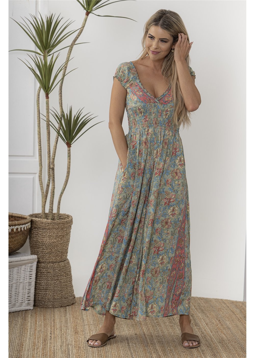 Vea Rosa Jumpsuit in green silk blend, view 3
