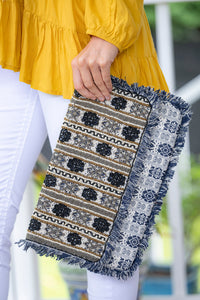 PR48 - Boho Clutch