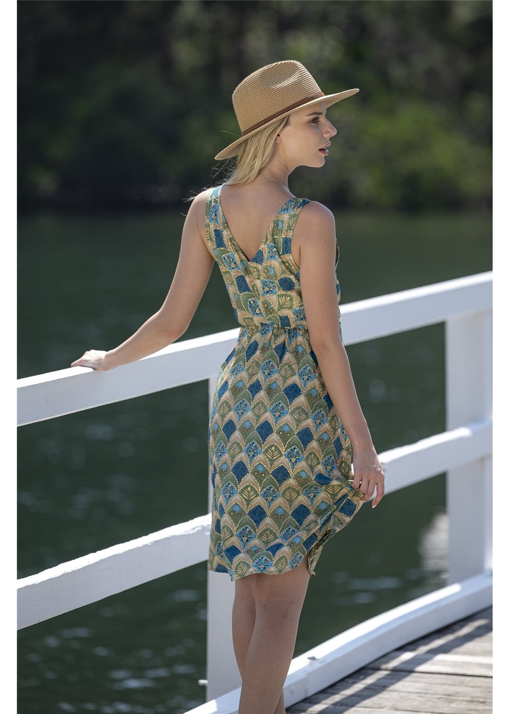 Dalah Sleeveless Short Dress