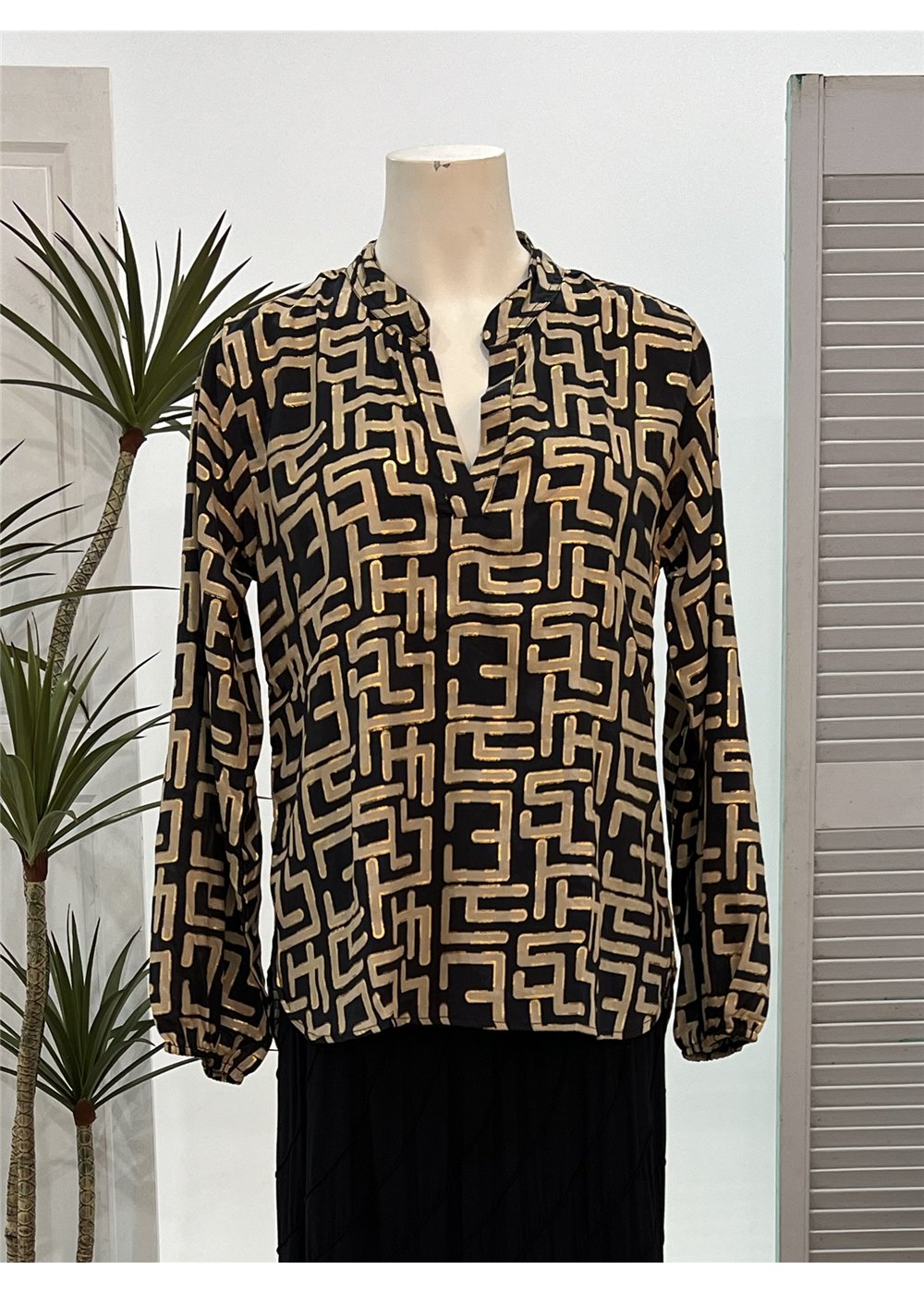 Geo Long Sleeve Blouse