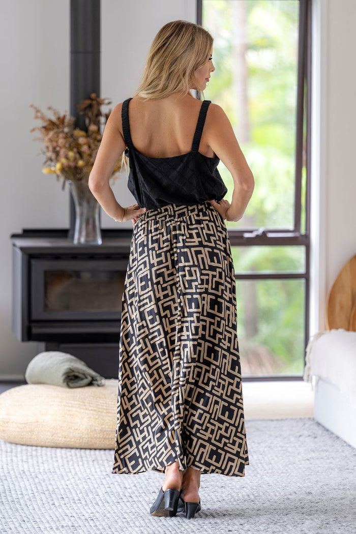 Geo Split Skirt | Black